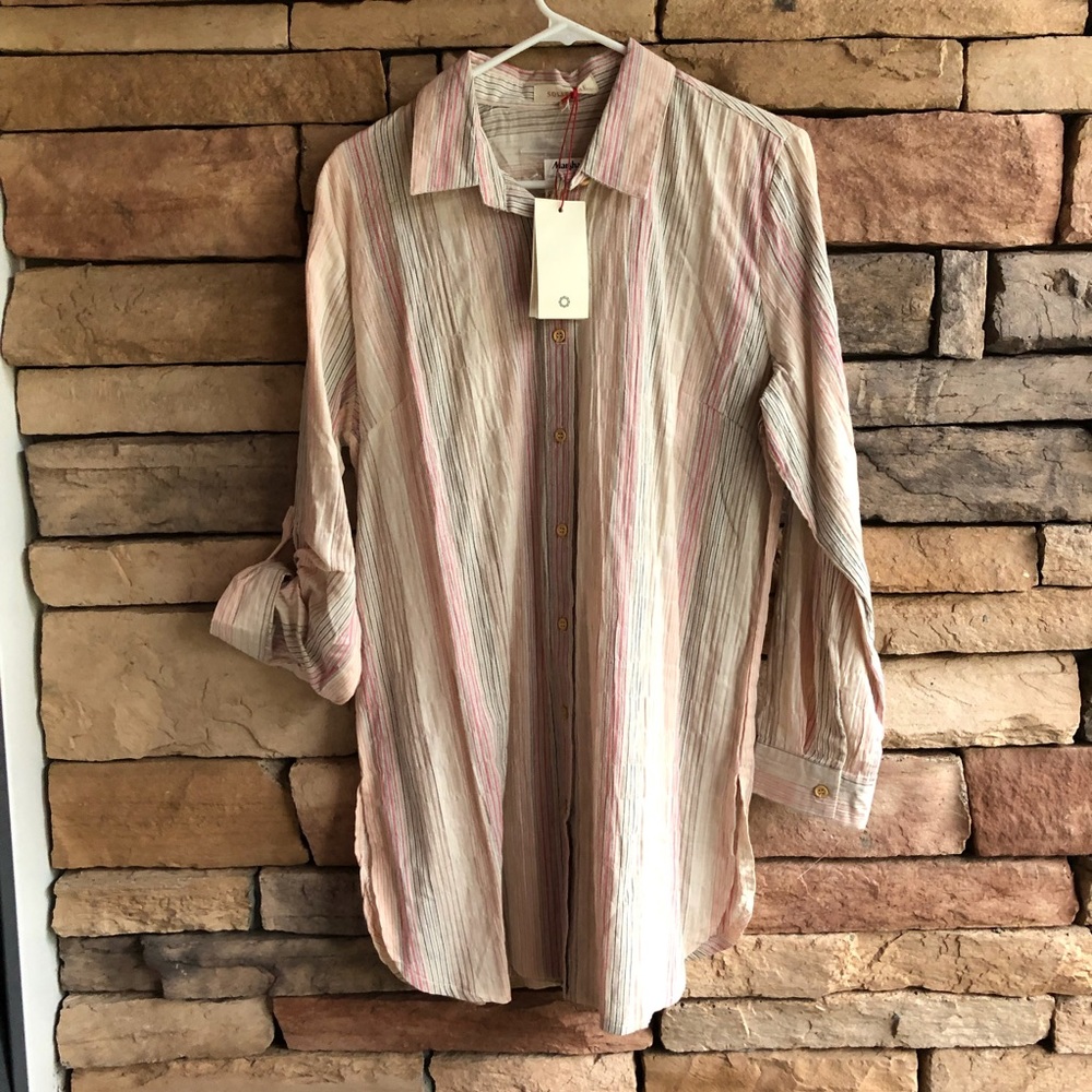 Solitaire cream pink pin striped Button up Shirt NWT Large